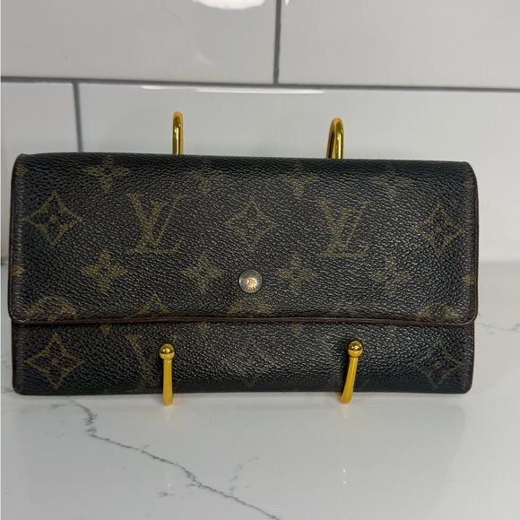 Vintage Louis Vuitton Monogram long Wallet - Picture 3 of 10
